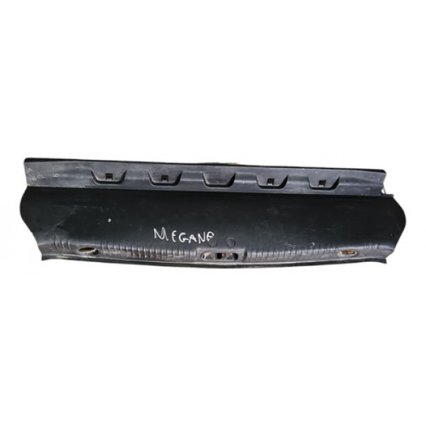 Acabamento Soleira Porta Malas Renault Megane Sedan