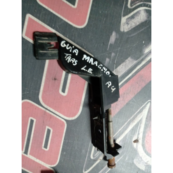 Suporte Para-choque Traseiro Lado Esquer Audi A4  8k5807889a