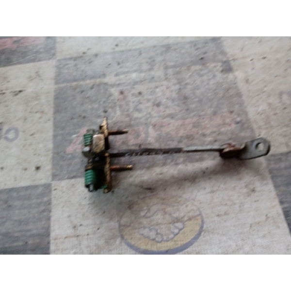 Limitador Porta Dianteira Direita Renault Clio 2001
