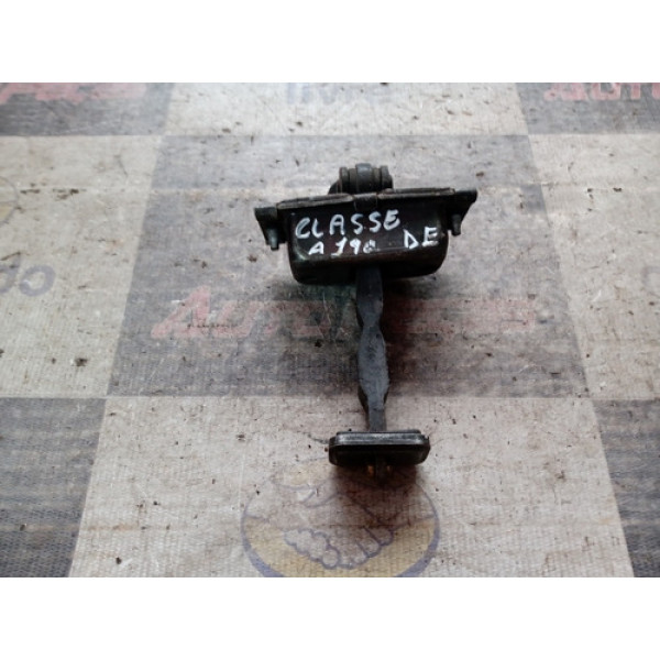 Limitador De Porta Dianteira Esquerda Classe A 160