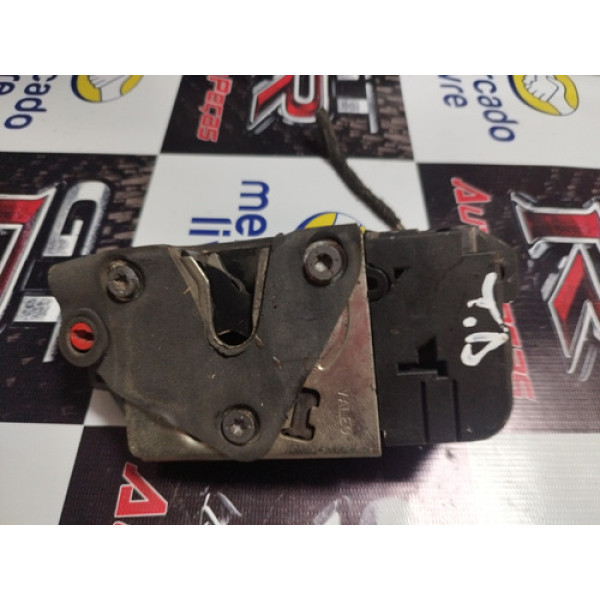 Fechadura Porta - Traseira Direita  Peugeot 206/2012