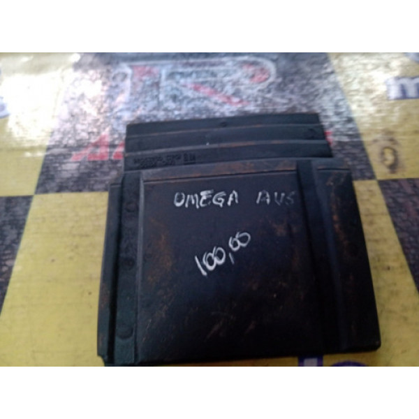 Tapete Borracha Acabamento Console Gm Omega 92053230 Usado
